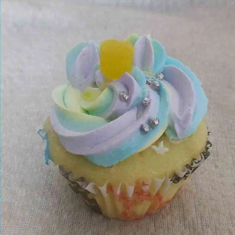 Pinata Cake with 6 Mini Cupcakes