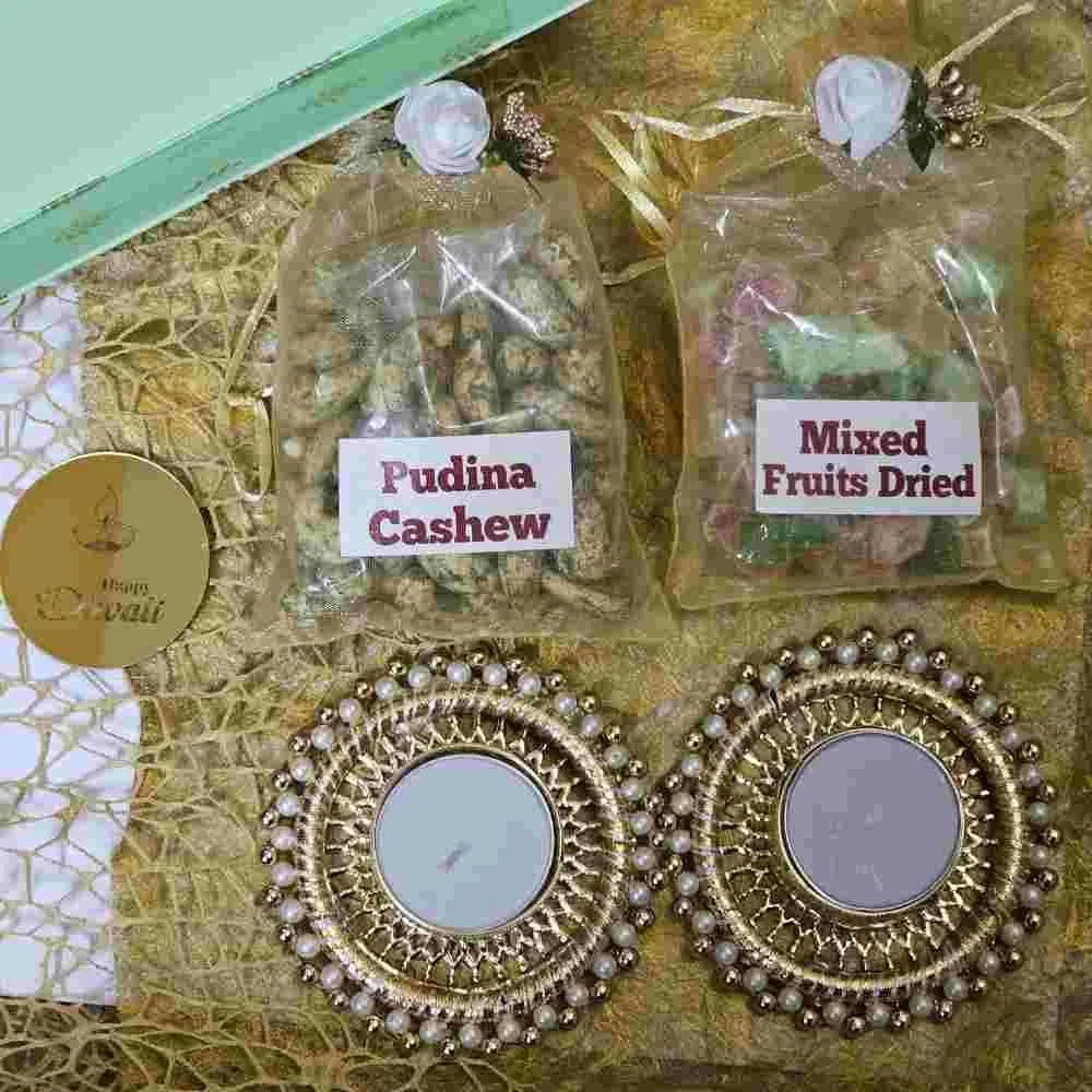 Pudina Cashew and Mixed Fruit Dried Diwali Hamper For Corporates
