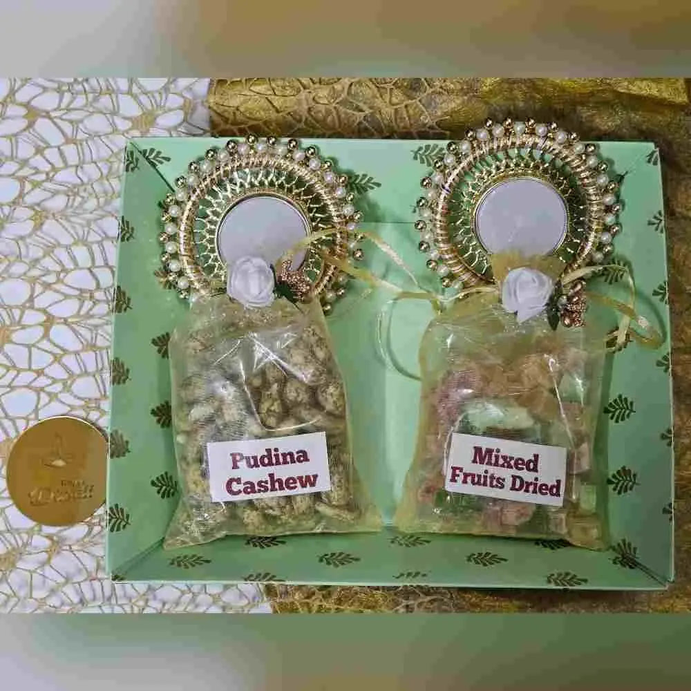Pudina Cashew and Mixed Fruit Dried Diwali Hamper For Corporates