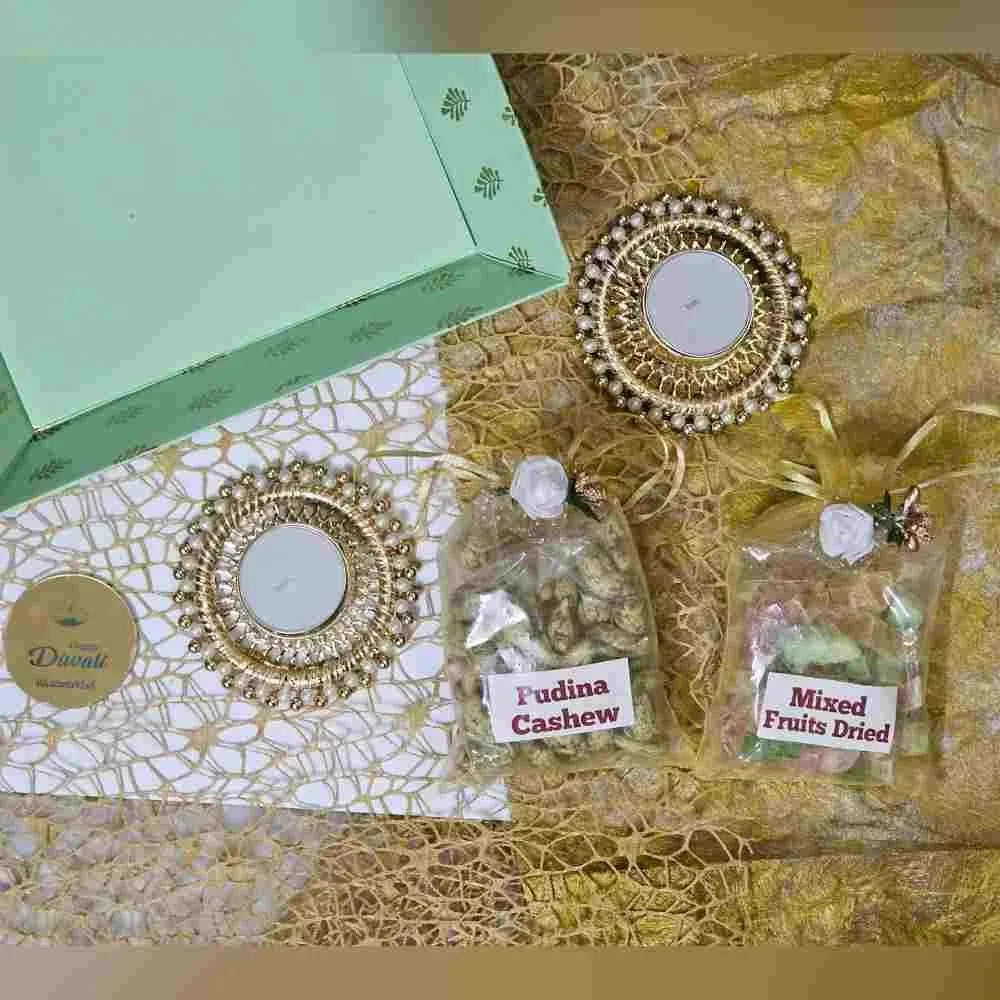 Pudina Cashew and Mixed Fruit Dried Diwali Hamper For Corporates
