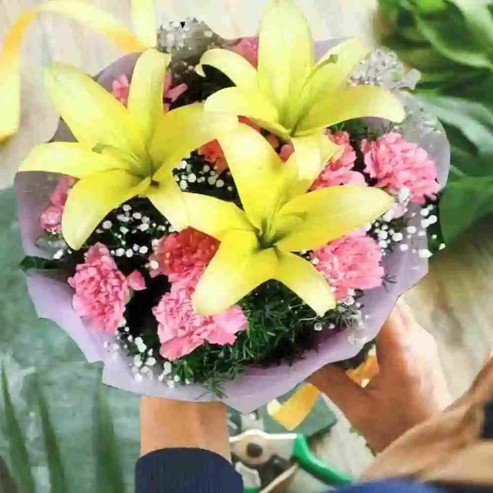 Order lily carnation bouquet for romantic gift
