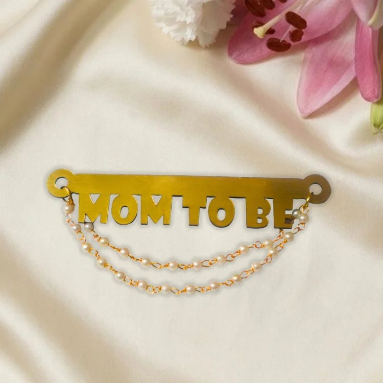 Buy personalized baby shower badge with Mom to Be gold pearl design