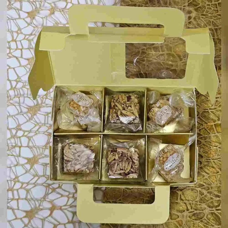 Buy Diwali Dry Fruit Gift Hamper with Assorted Cashew Delicacies